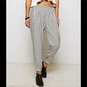 NWT AEO Don’t Ask Why OneSize Black & White Jogger